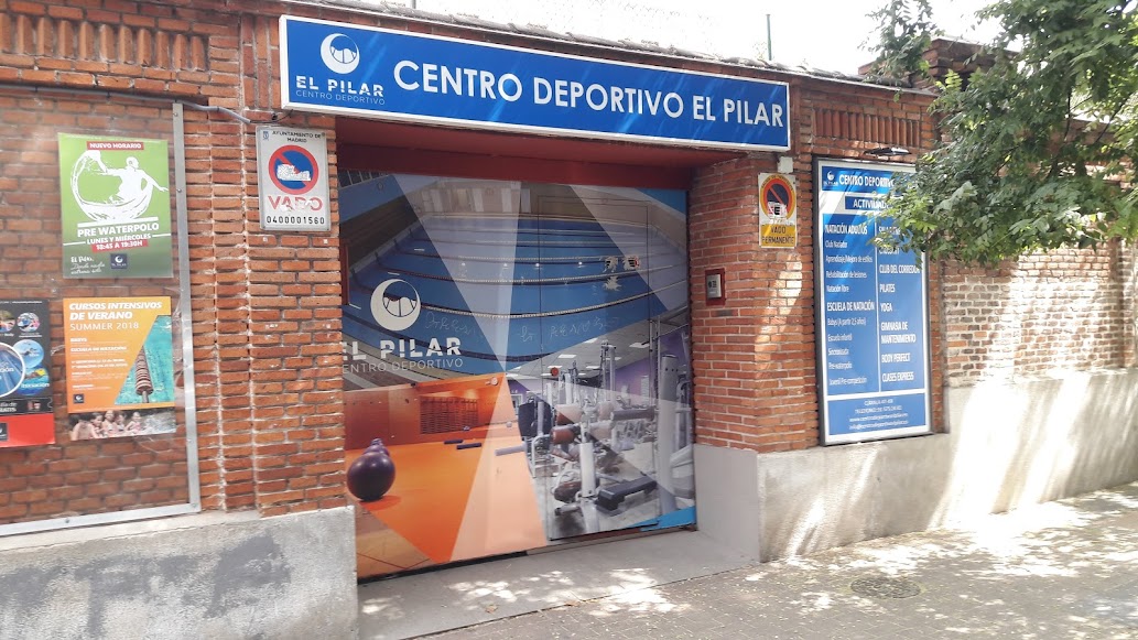 Piscina Centro Deportivo El Pilar